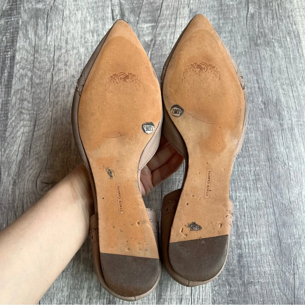 Vince Camuto used please